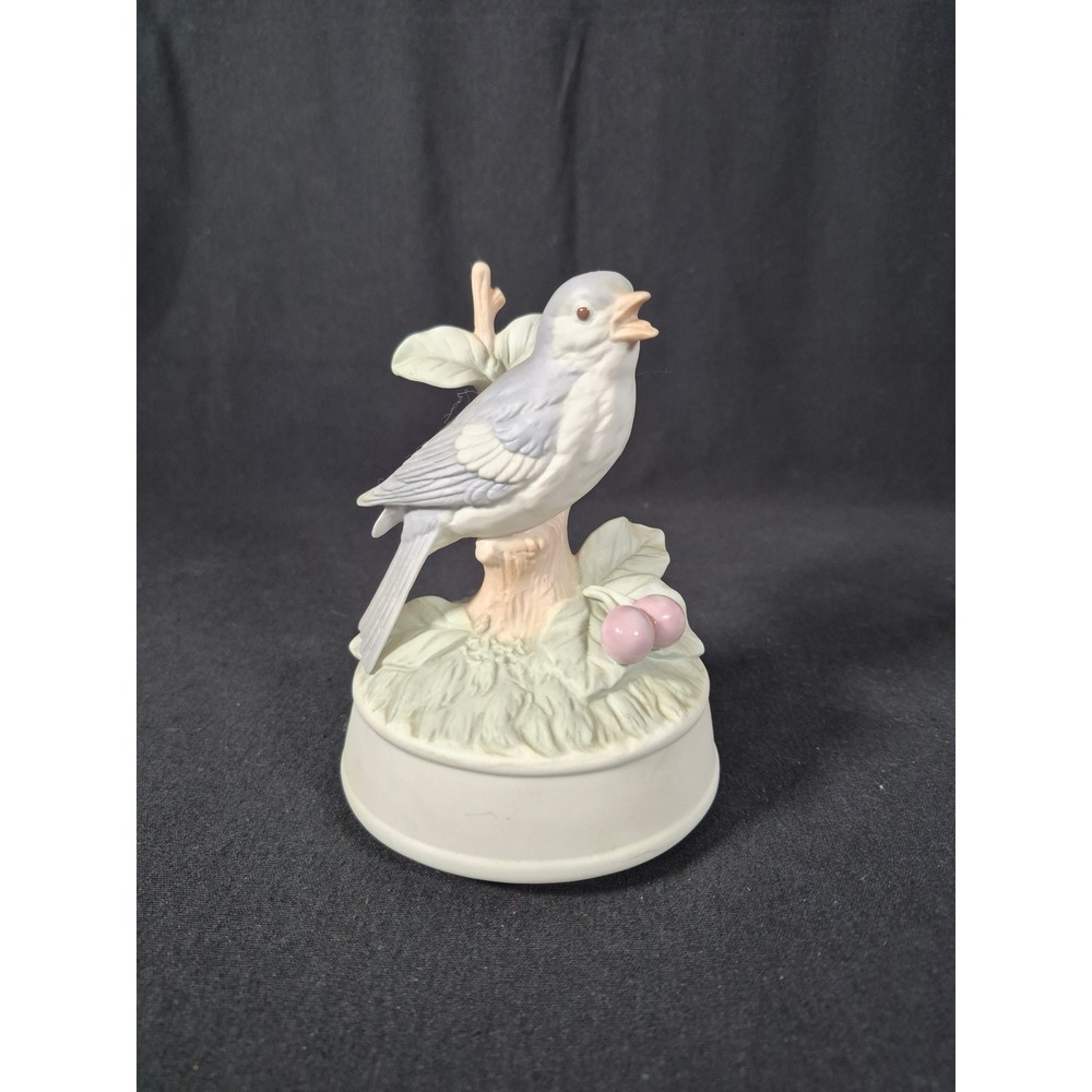 Crowning Touch Collection Porcelain Bird Music Box Figurine Made in Japan 7222